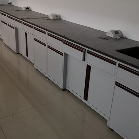 實(shí)驗(yàn)室凈化設(shè)備